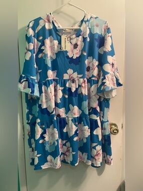 Southern Stitch Blue Floral Tiered  Tunic NWT